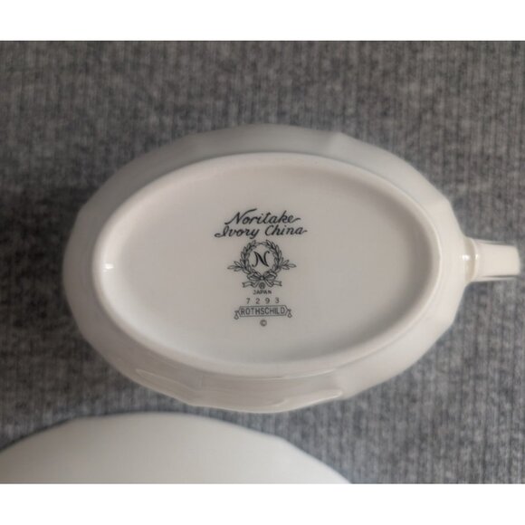 Noritake "Rothschild" Ivory China, Gravy Boat with Underplate, Platinum Trim EUC - Picture 4 of 6